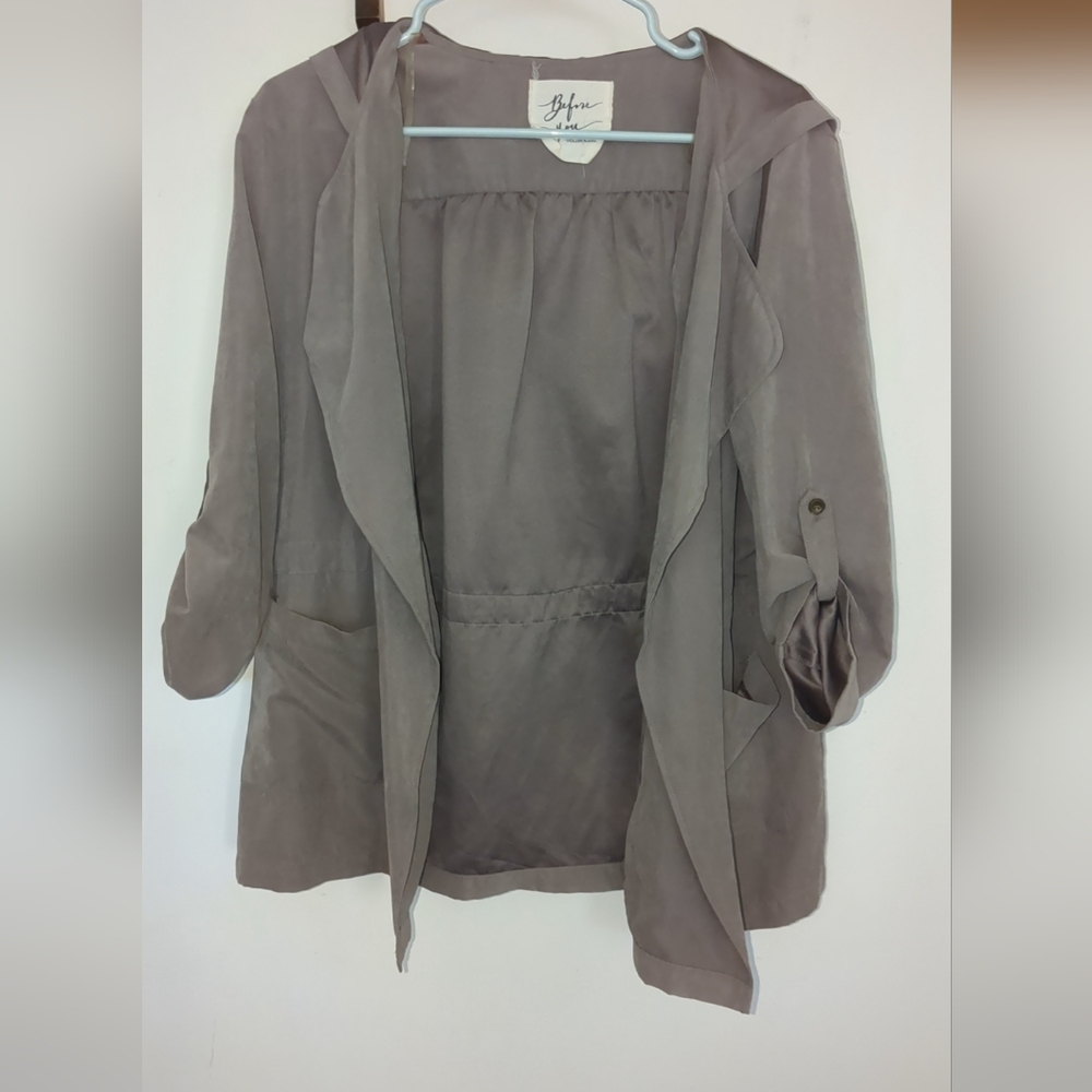 Medium lightweight jacket with hood taupe